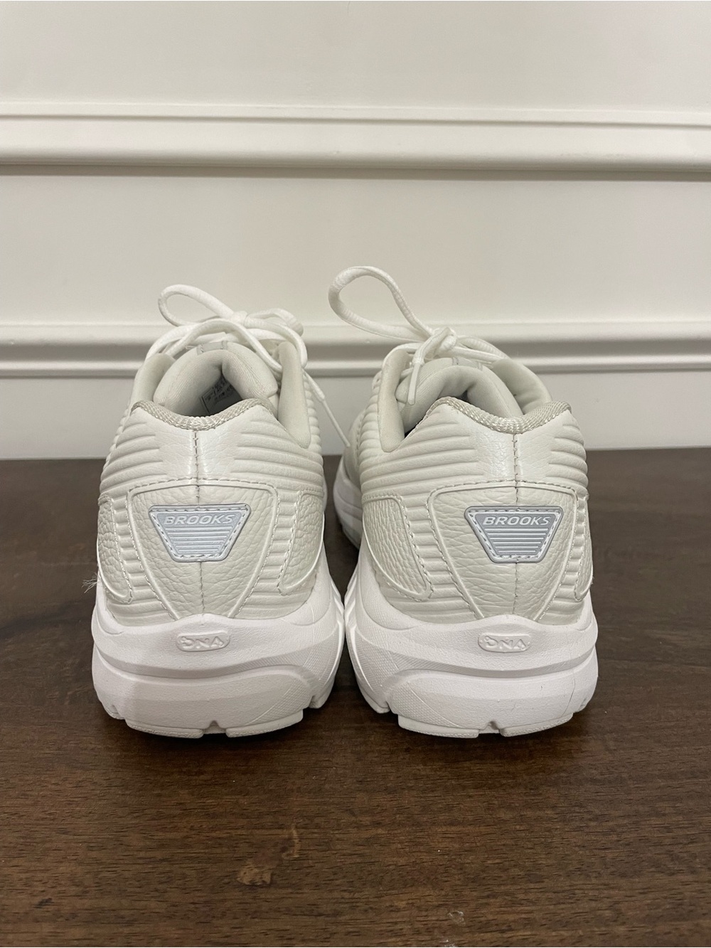 Brooks Women’s Addiction Walker 2 Shoes - Picture 4 of 6